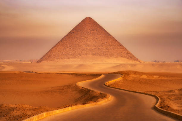 الهرم الأحمر بدهشور